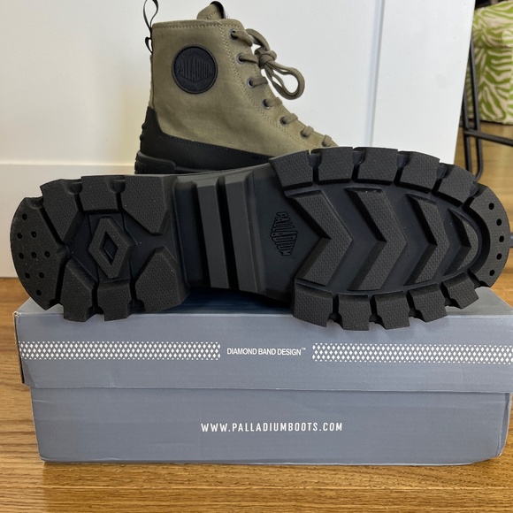 Brand New Palladium Revolt boot Hi in Olive Green 8.5 - Picture 7 of 8
